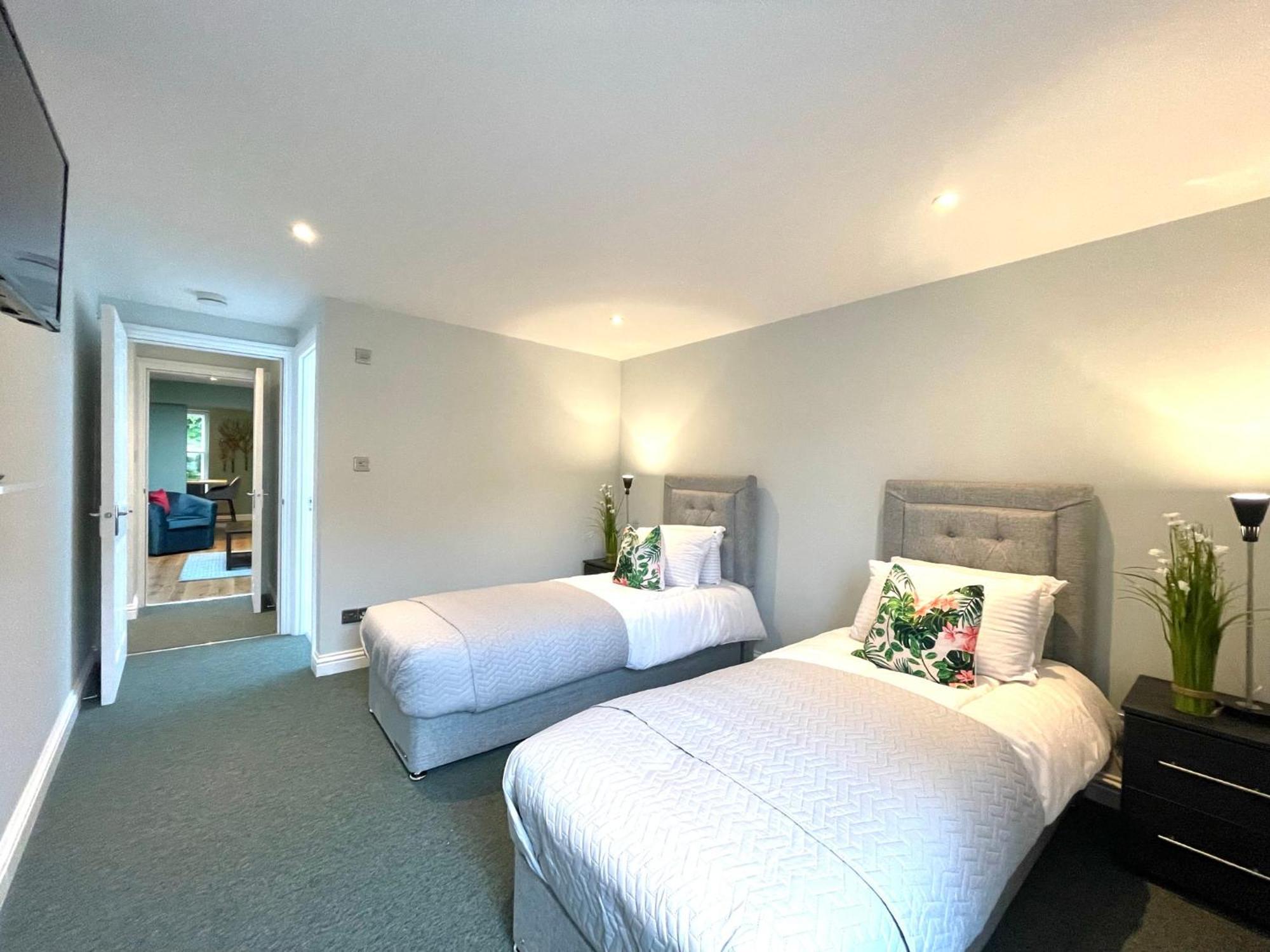 2 Bedroom Apartments Stopoverz Bristol Eksteriør billede