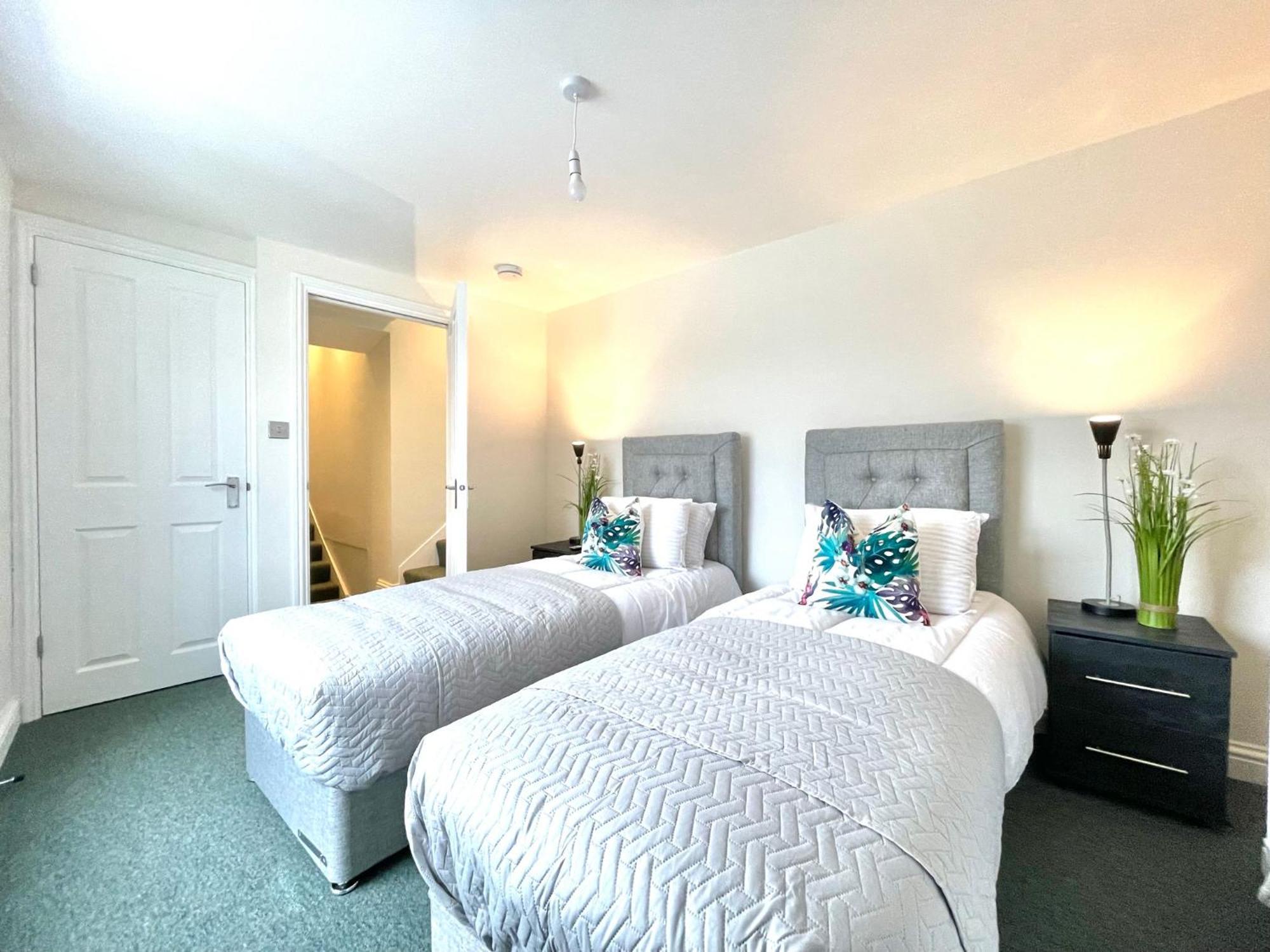 2 Bedroom Apartments Stopoverz Bristol Eksteriør billede