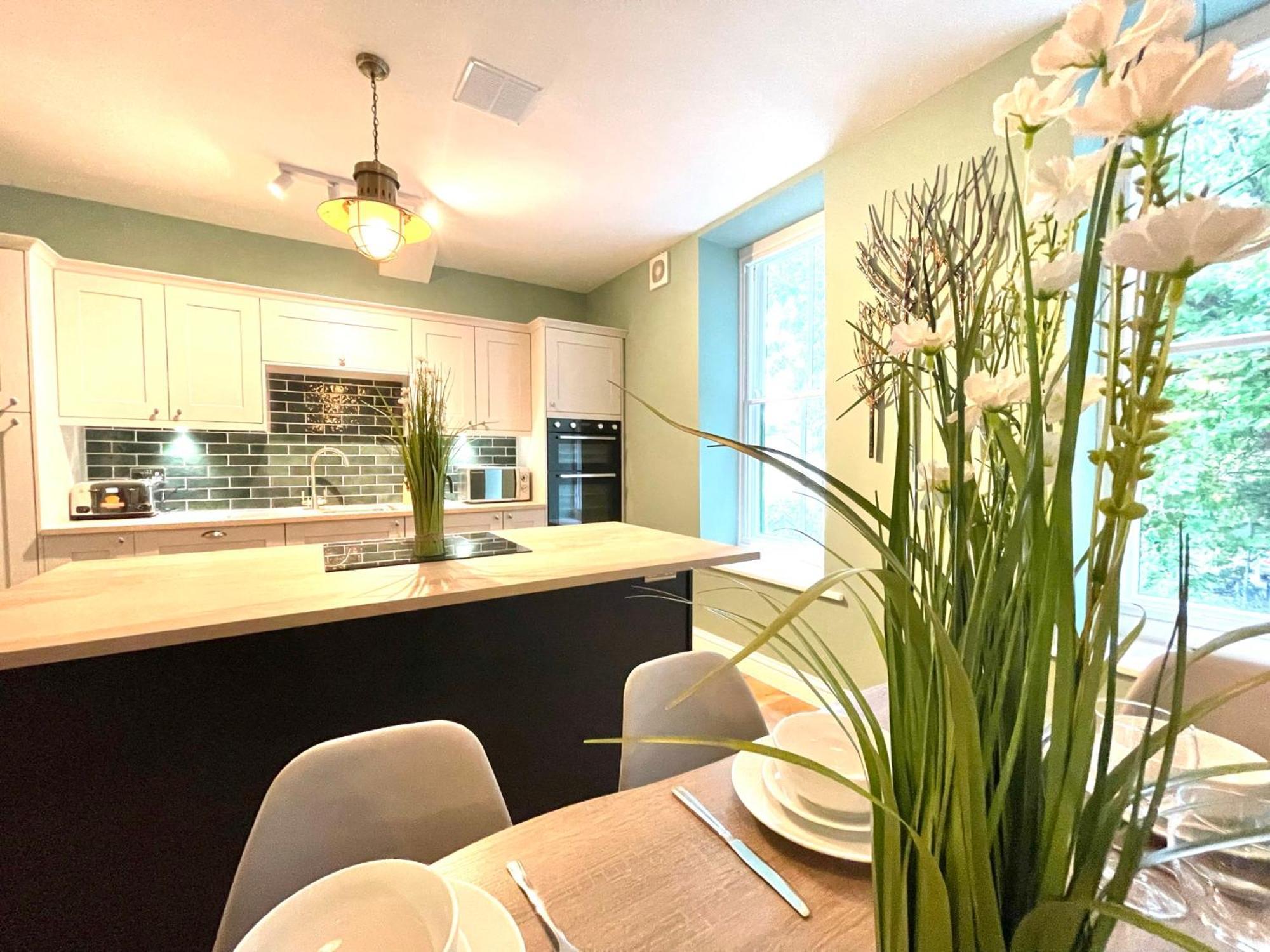2 Bedroom Apartments Stopoverz Bristol Eksteriør billede
