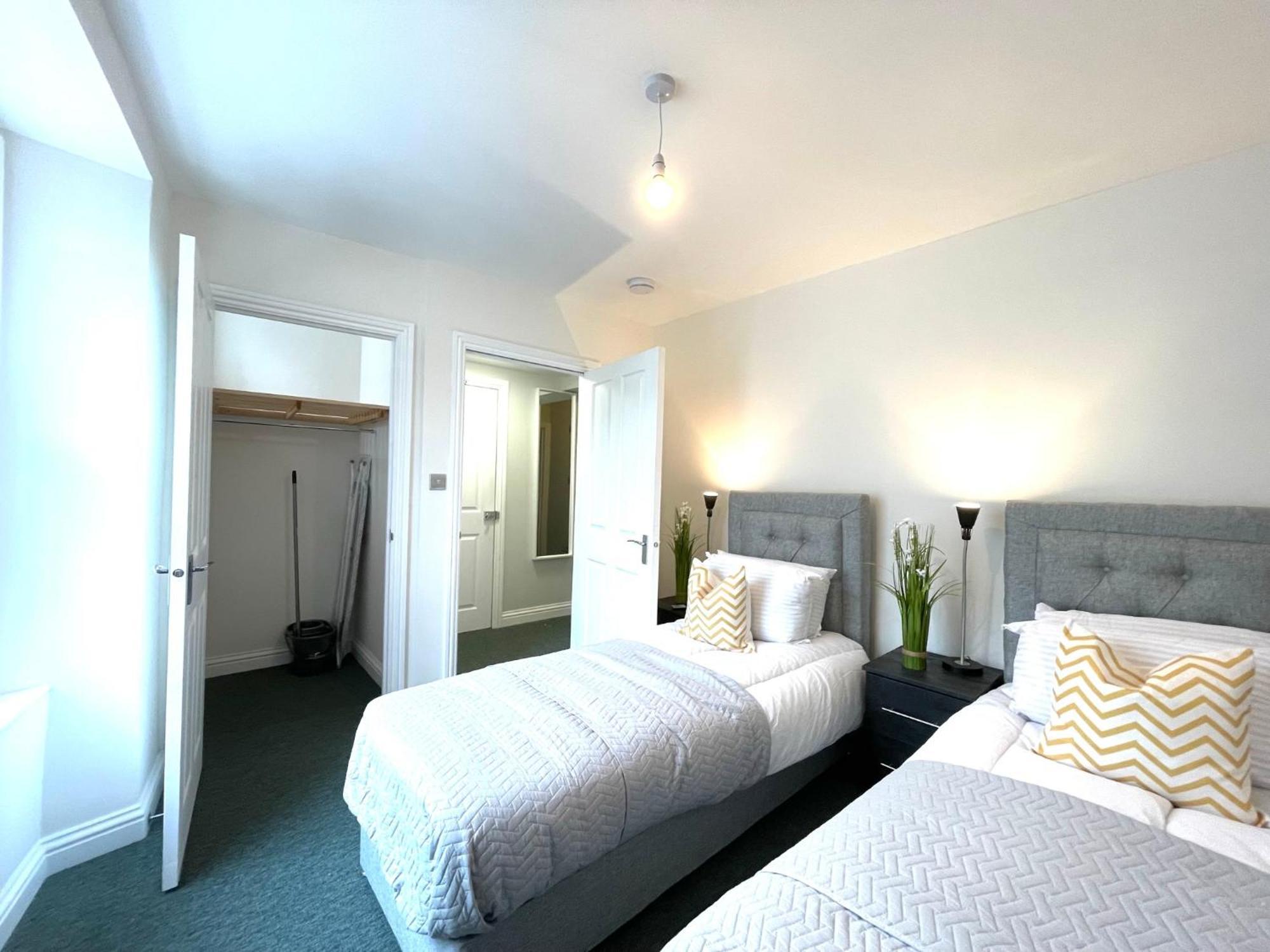 2 Bedroom Apartments Stopoverz Bristol Eksteriør billede