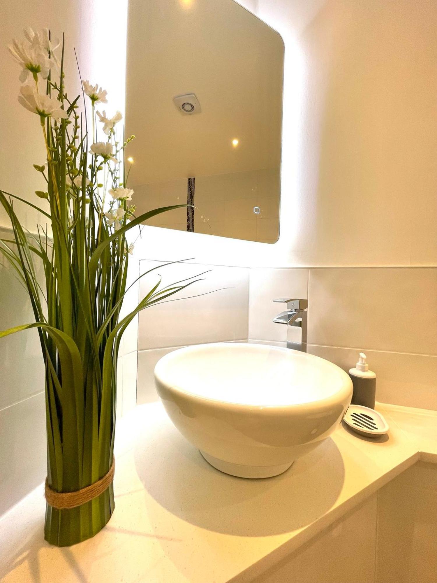 2 Bedroom Apartments Stopoverz Bristol Eksteriør billede