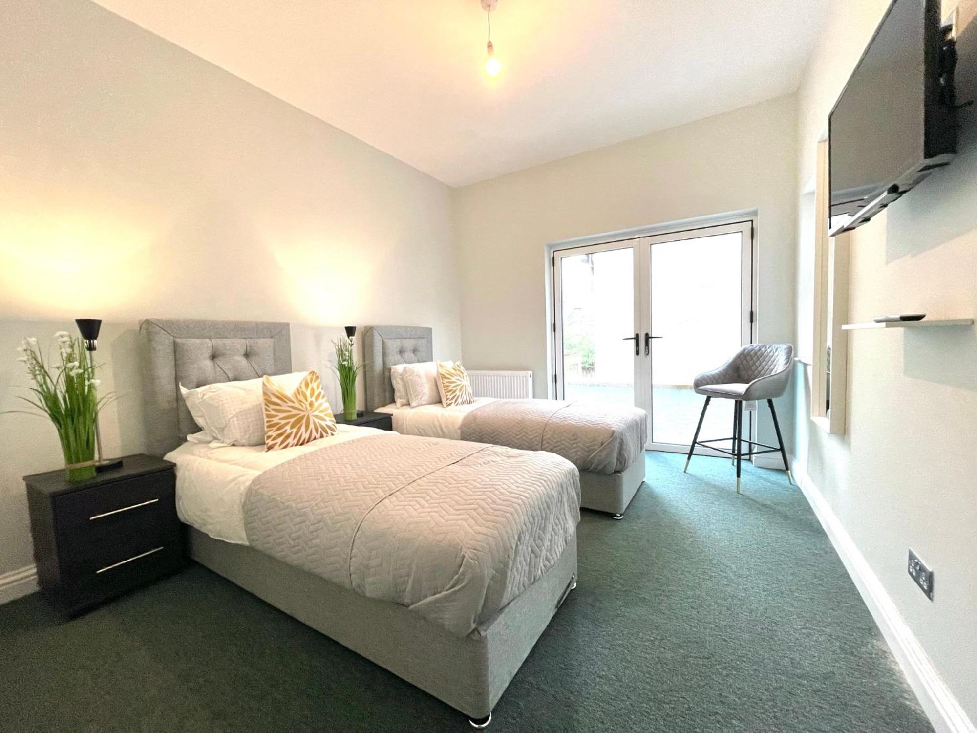 2 Bedroom Apartments Stopoverz Bristol Eksteriør billede