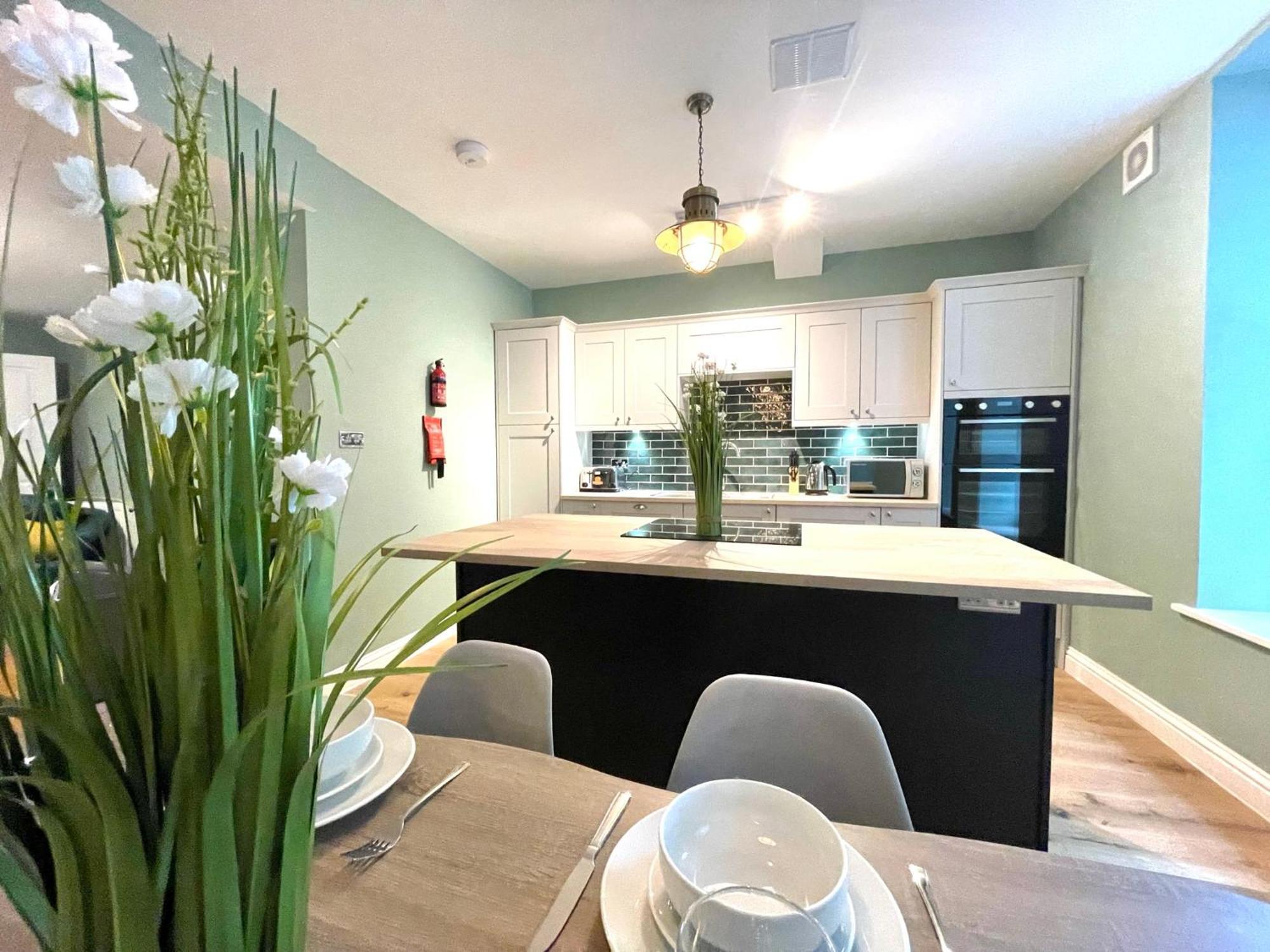 2 Bedroom Apartments Stopoverz Bristol Eksteriør billede