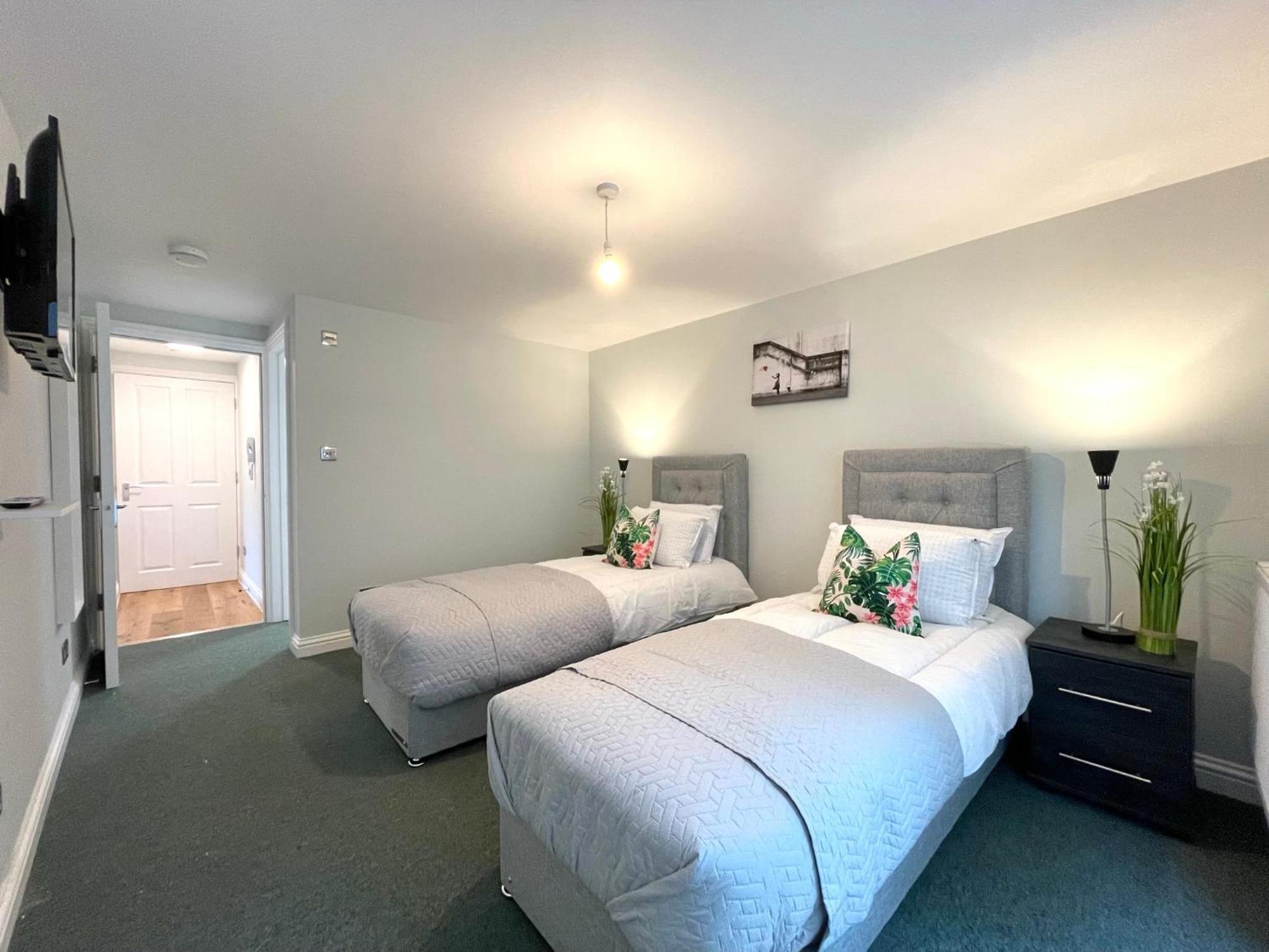 2 Bedroom Apartments Stopoverz Bristol Eksteriør billede