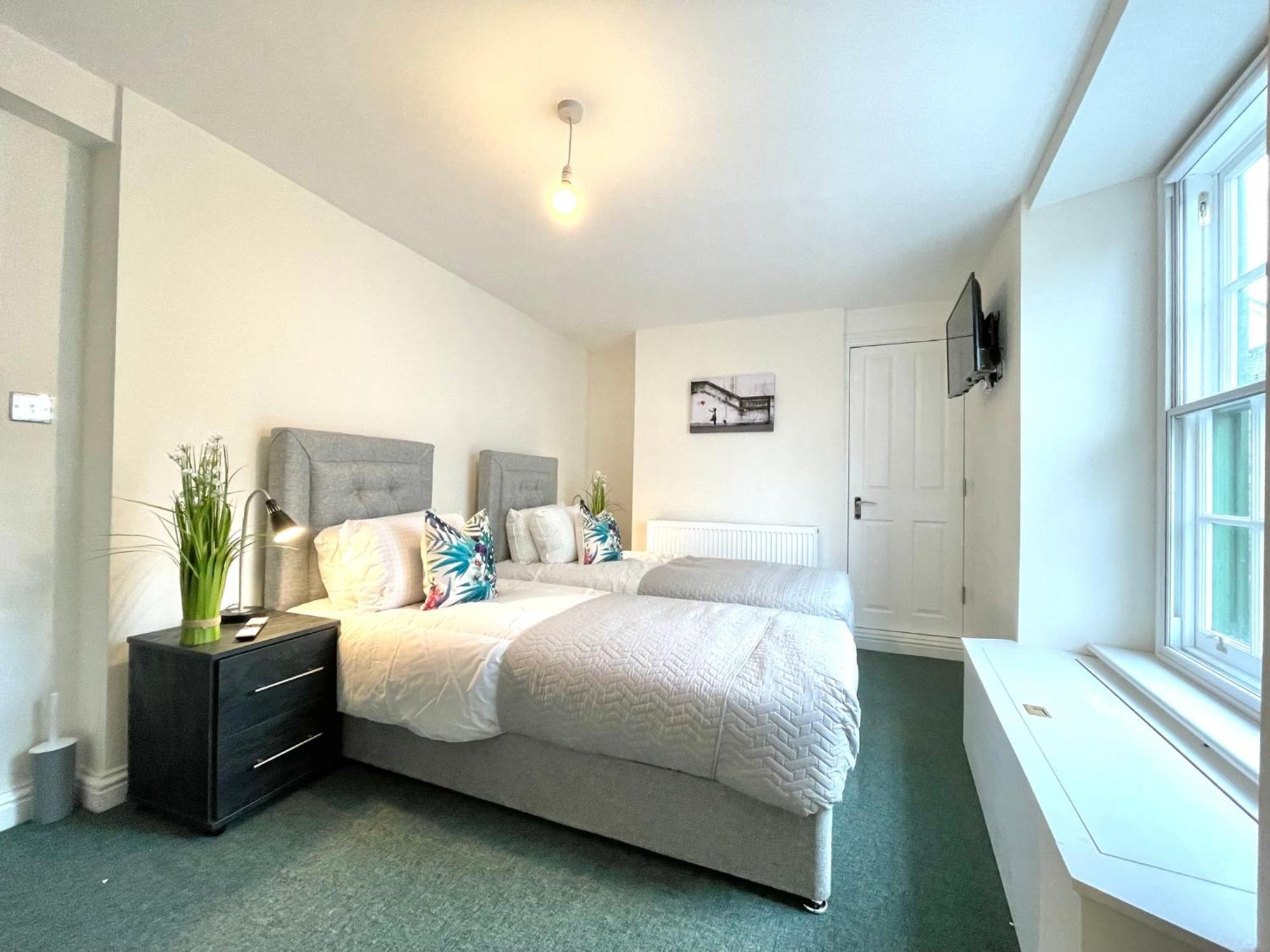 2 Bedroom Apartments Stopoverz Bristol Eksteriør billede