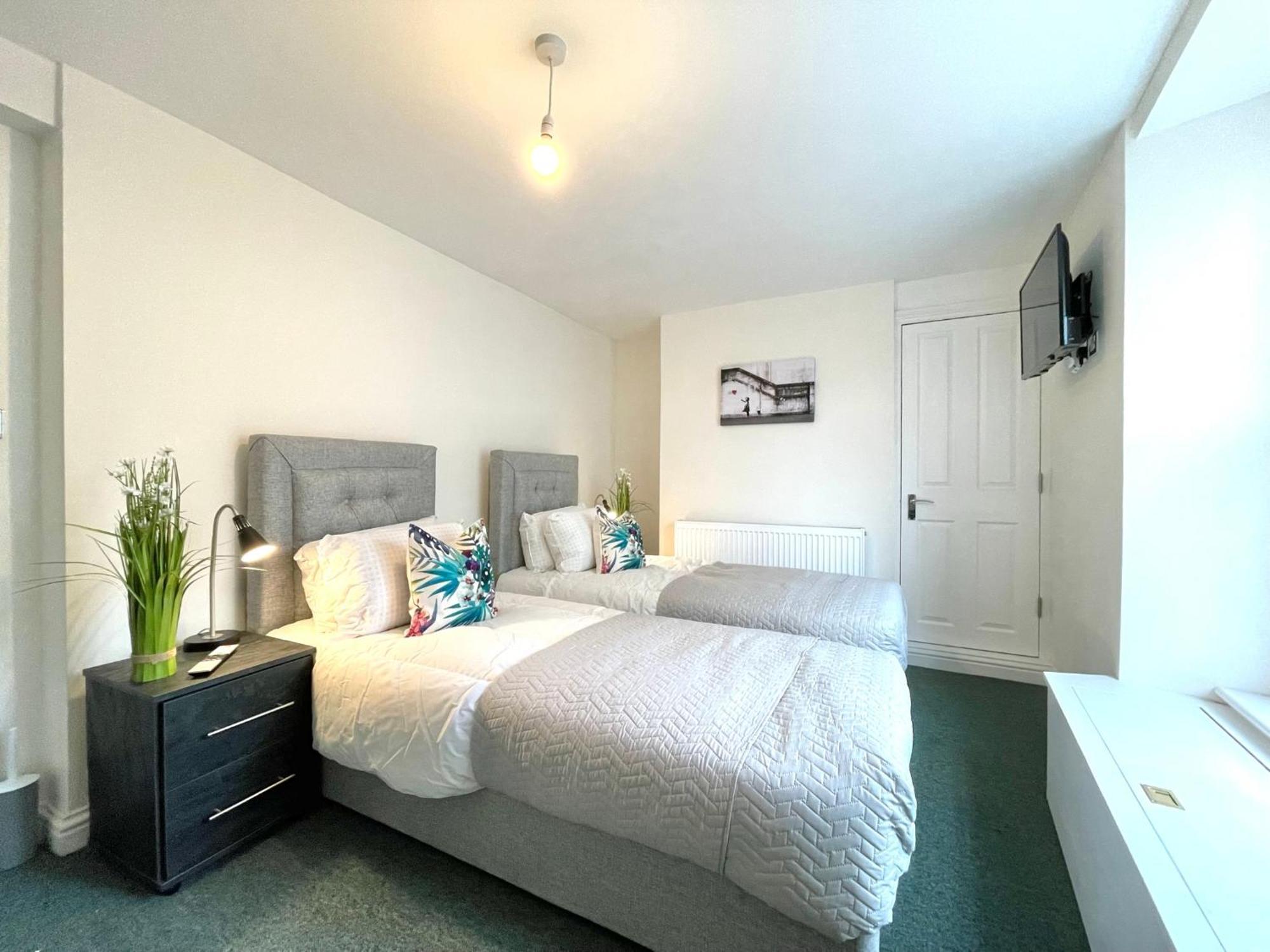 2 Bedroom Apartments Stopoverz Bristol Eksteriør billede