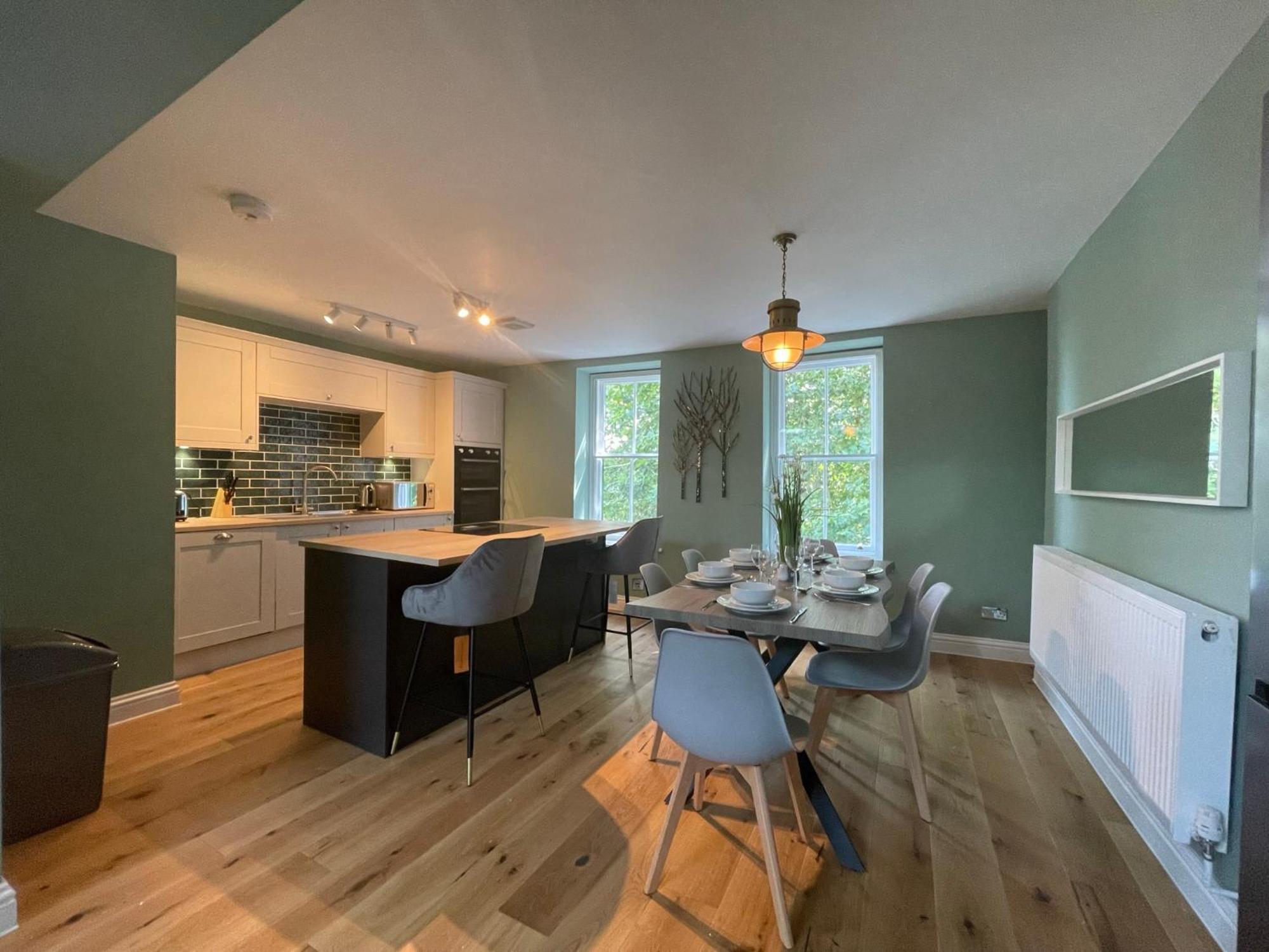 2 Bedroom Apartments Stopoverz Bristol Eksteriør billede