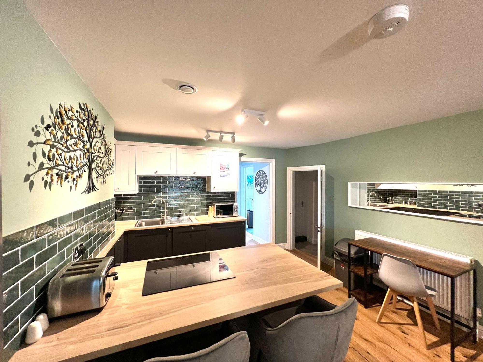 2 Bedroom Apartments Stopoverz Bristol Eksteriør billede